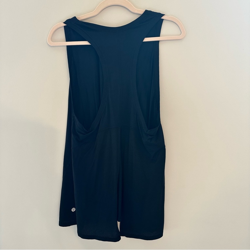 Lululemon black tank